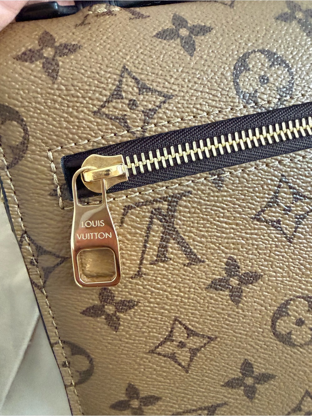 Louis Vuitton reverse Monogram Pochette Métis Crossbody - Medium duster, card - Picture 10 of 12